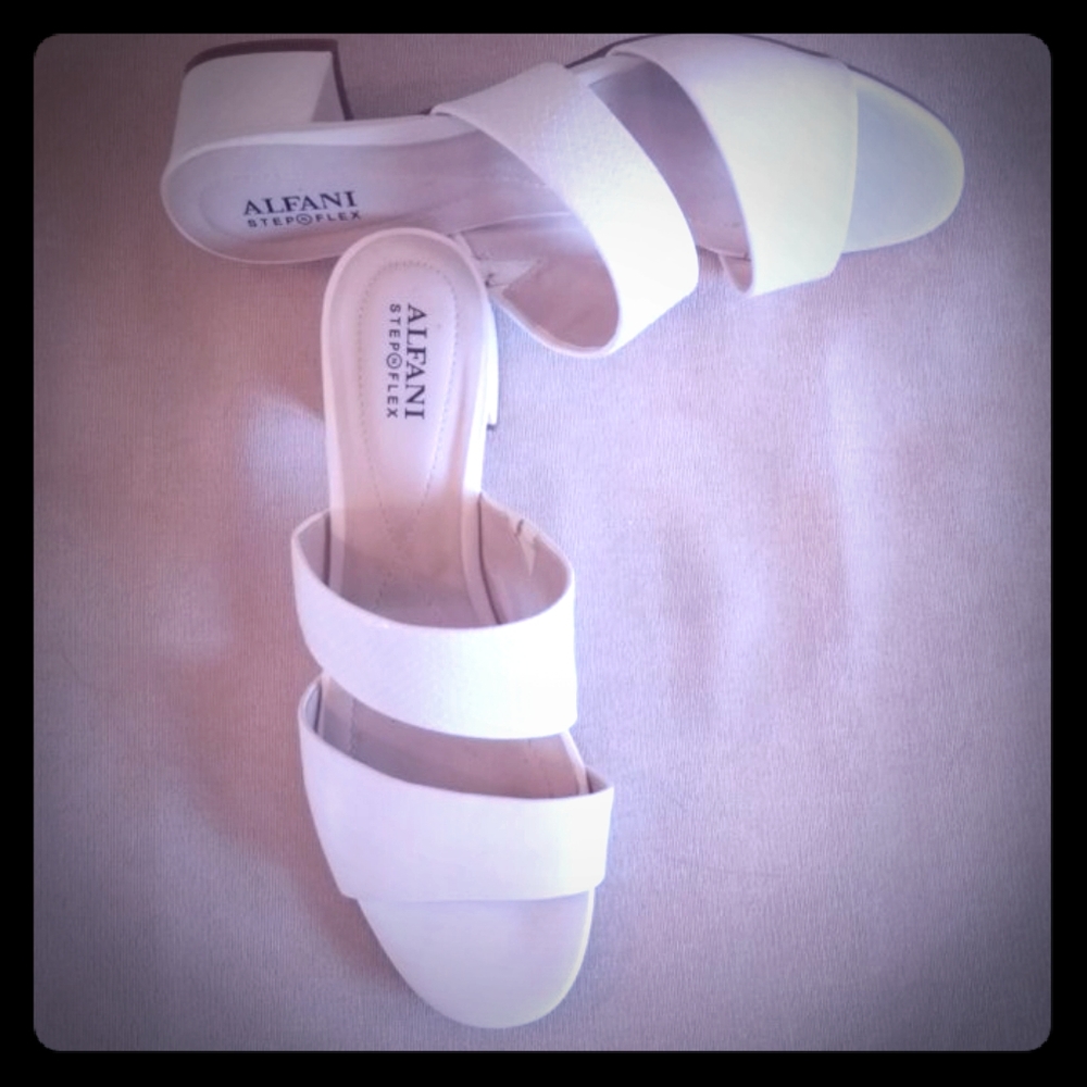 Alfani Step 'N Flex 'Evviee' White Sandal